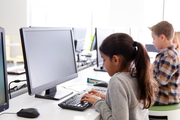 Intel Promotes Responsible AI Through U.S. Education Partnership